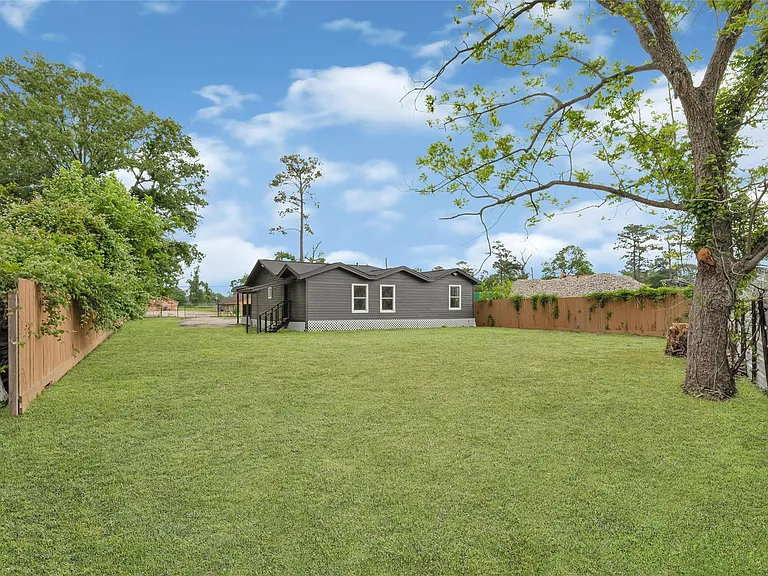 2631 Mansfield St — Photo 25