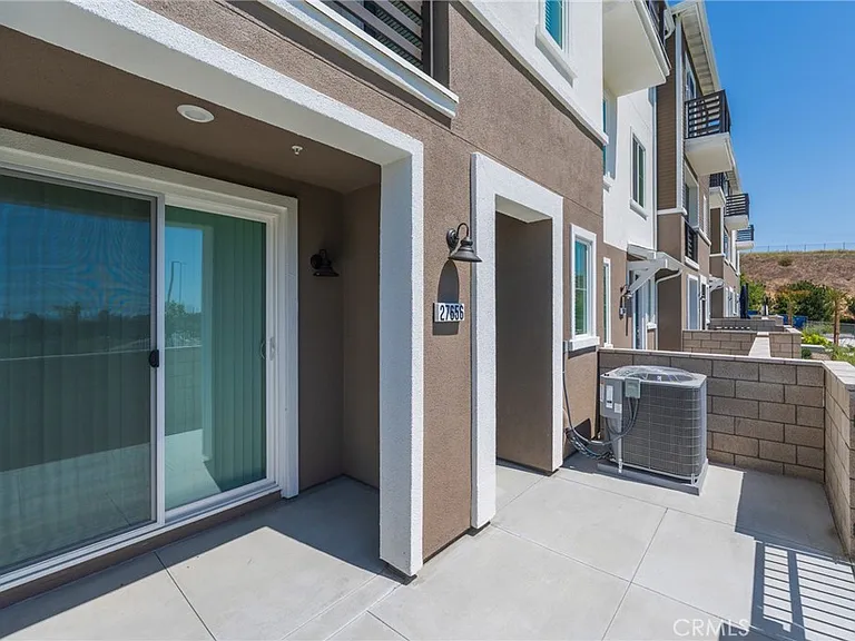 27656 Skyline Ln — Photo 3