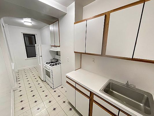 4th image of 83-10 Lefferts Blvd #1FG