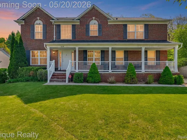 8239 Loon Ln, Grand Blanc, MI 48439