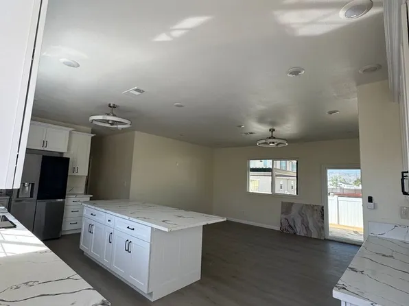 Bonanza Mobile Home Park, 13645 5th St Space 77, Yucaipa, CA 92399