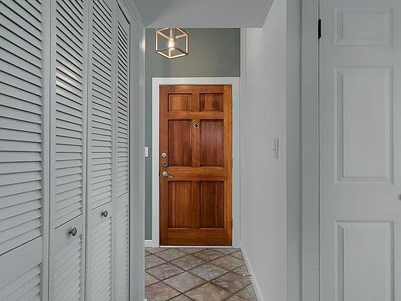 5th image of 10488 Chinaberry Dr