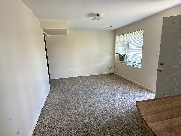 615 Davis St #B — Photo 4