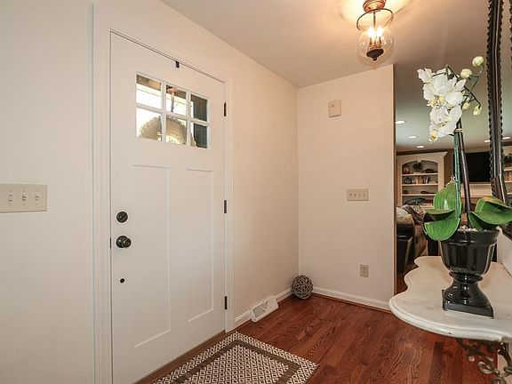 5th image of 7017 Juniperview Ln
