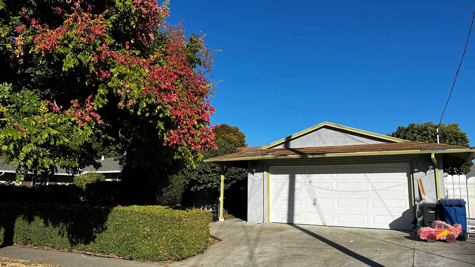 2109 Trafalgar Ave photo 1