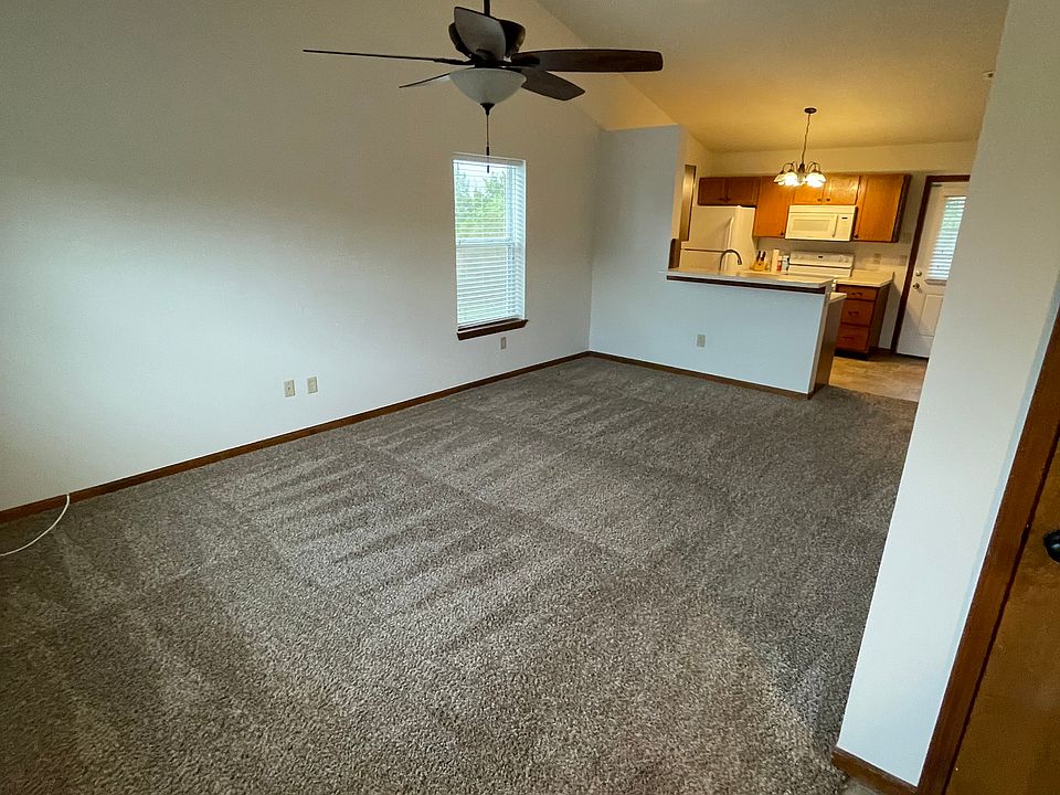 Entry/living room. Great open space