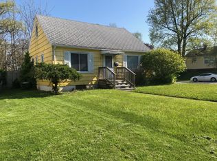 135 E Oakside St, South Bend, IN 46614