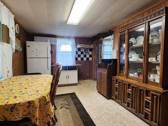 3rd image of 198 Dobrytown Rd