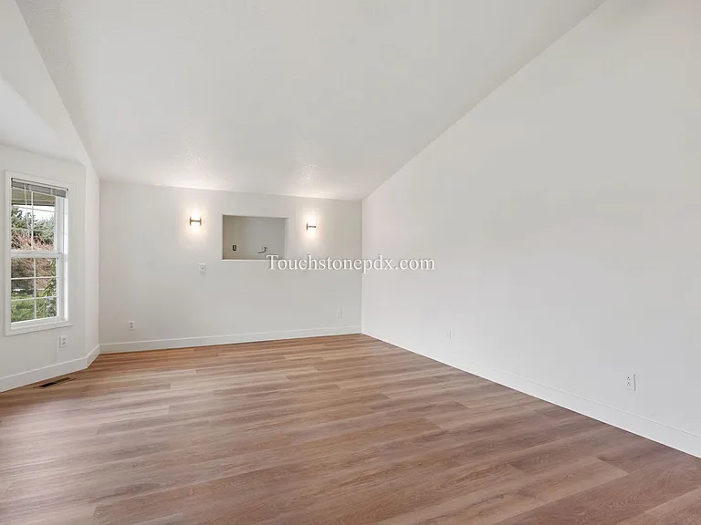 20160 Quinalt Dr — Photo 6