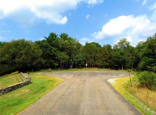 29 Silvertail Rd, Chester, NY 10918