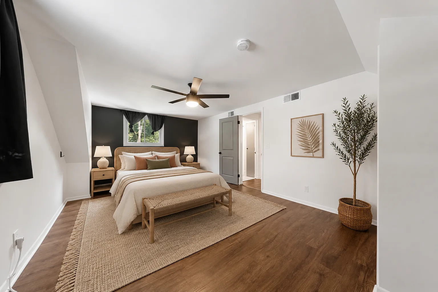 4 bed, 1700 sqft, $2,895 — Photo 4