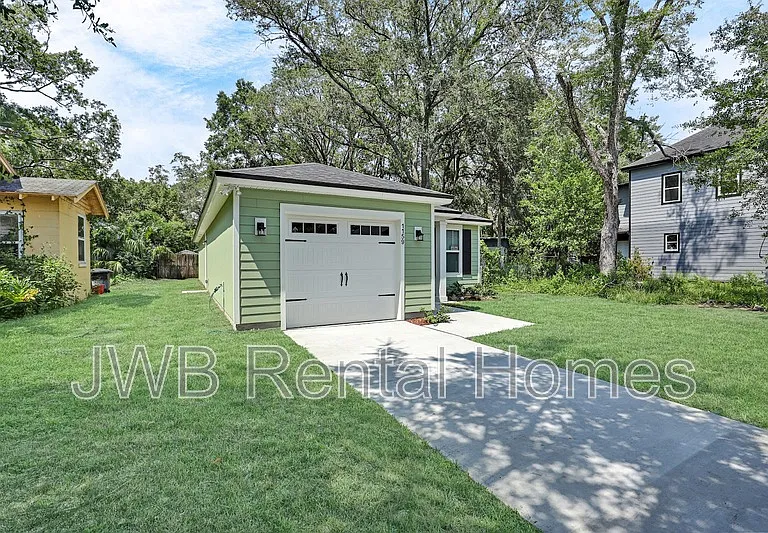1159 W 21st St — Photo 17