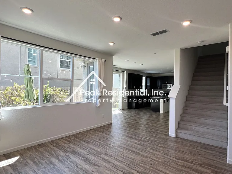 3236 Sunny Gate Ln — Photo 8