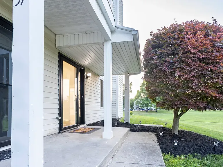 35 Churn Rd — Photo 2
