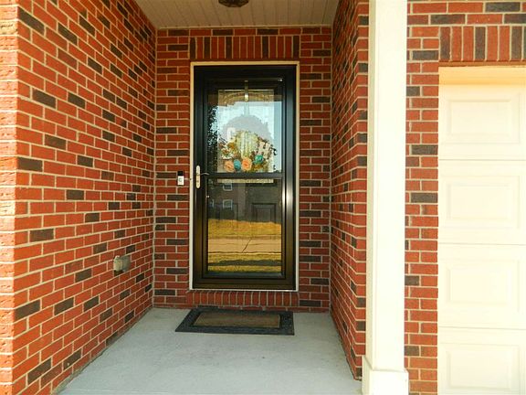 3rd image of 10374 Sharpsburg Dr