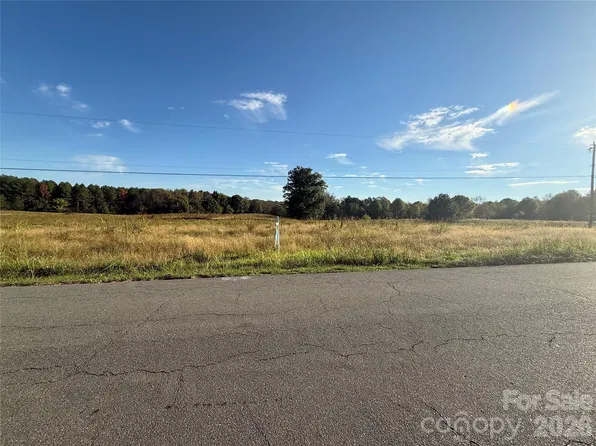 2 Medlin Rd, Monroe, NC 28112