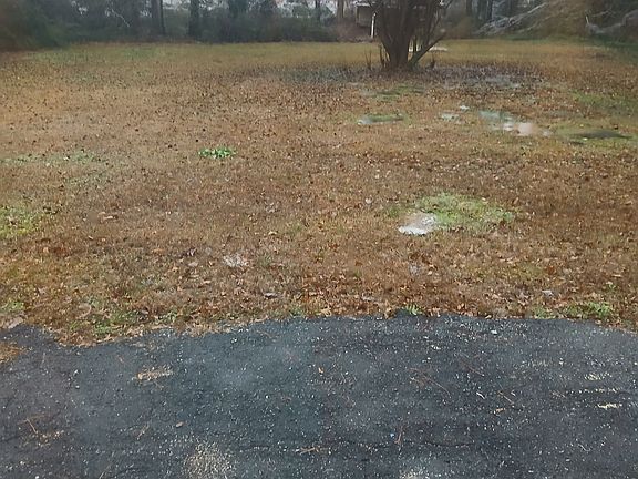3rd image of 3446 Richmond Dr SE