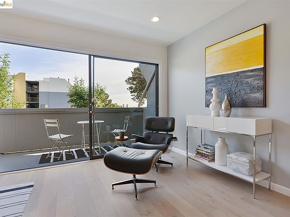 4th image of 7 Embarcadero W APT 102