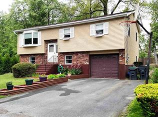 10 Florida Ave, Rensselaer, NY 12144