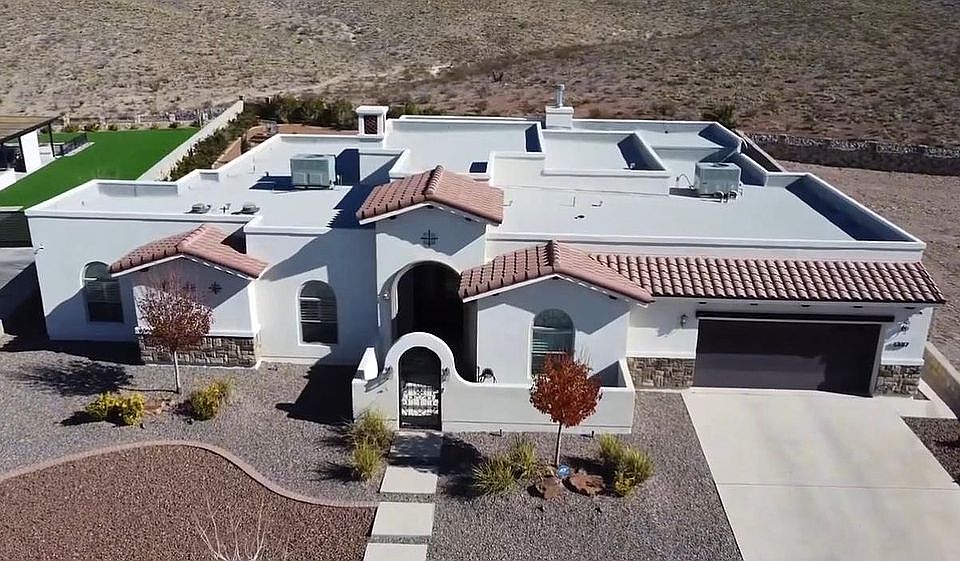 1st image of 1337 Desert Night St