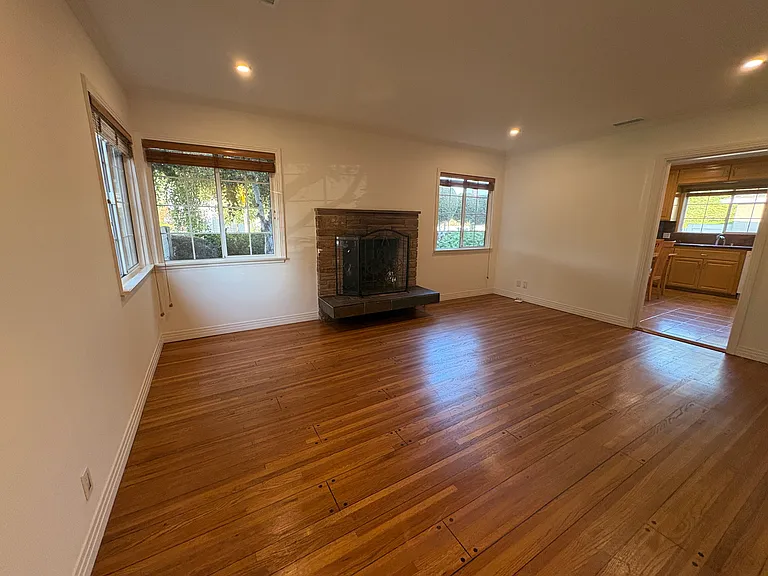 12606 Bonaparte Ave — Photo 2