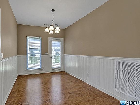 4th image of 300 Hathaway Ln
