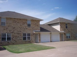 821 E 1st St, Gentry, AR 72734