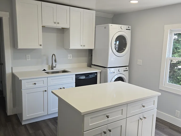37 West St #C — Photo 11