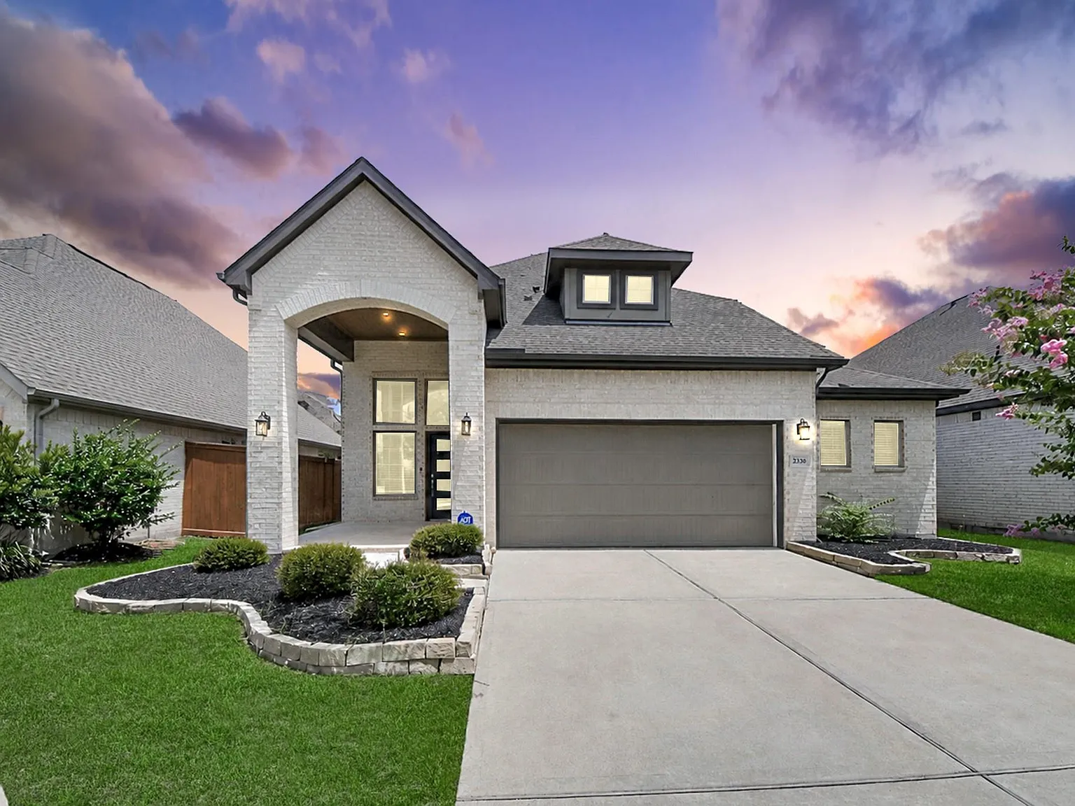 5 bed, 3.0 bath, 2592 sqft, $2,700 — Photo 3