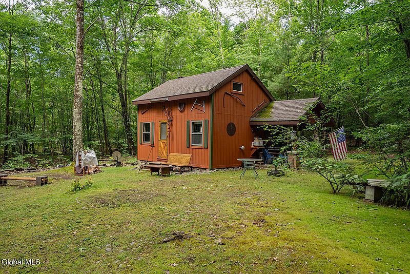 2nd image of 237 Bromley Lane