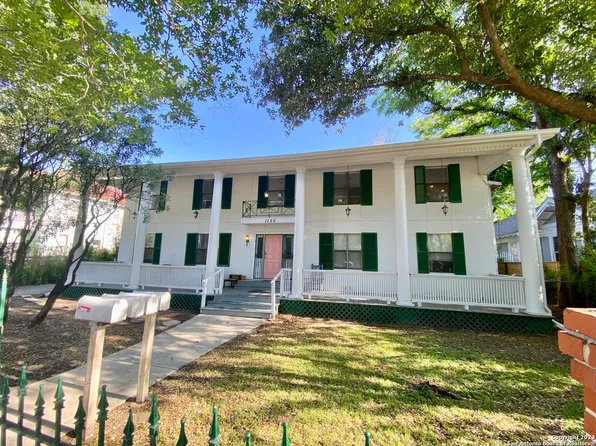 1132 W FRENCH PL, San Antonio, TX 78201