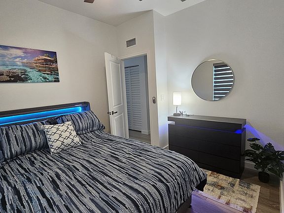 3rd image of 527 N Garden Ave #1
