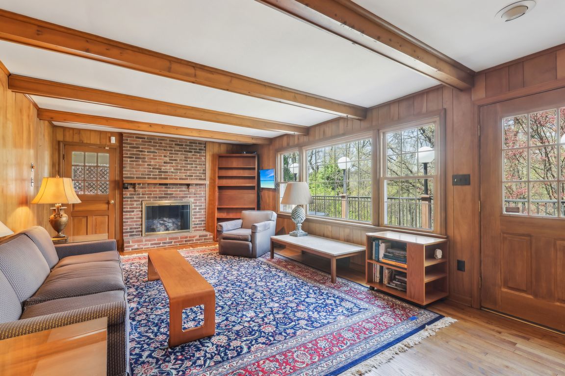 Knollwood Dr-1904-043.jpg