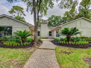 10310 Green Tree Rd, Houston, TX 77042