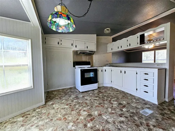 574 County Road 1905a, Jacksonville, TX 75766