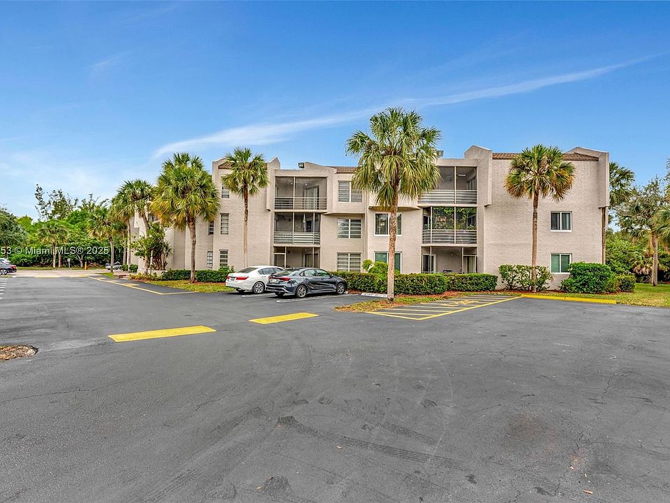 2nd image of 3100 Riverside Dr APT 306