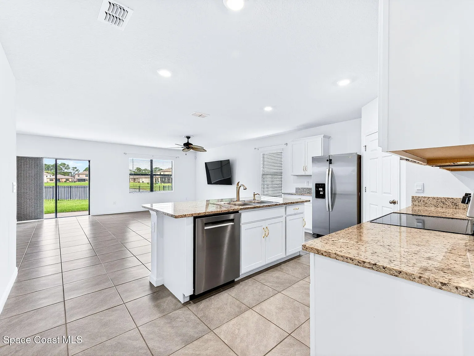 4 bed, 2.0 bath, 1918 sqft, $2,250 — Photo 4