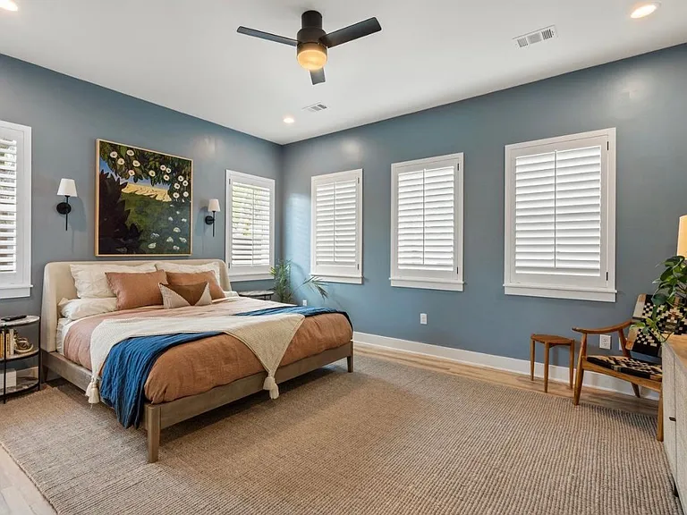 618 Montopolis Dr — Photo 18