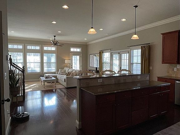 4th image of 2416 E Frontier Elm Dr