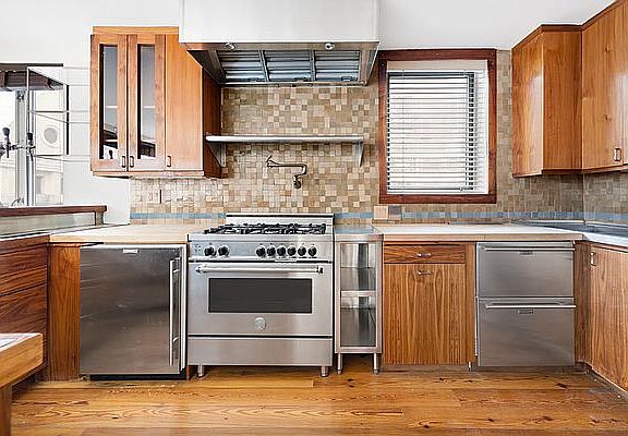 5th image of 157 Lexington Ave #1