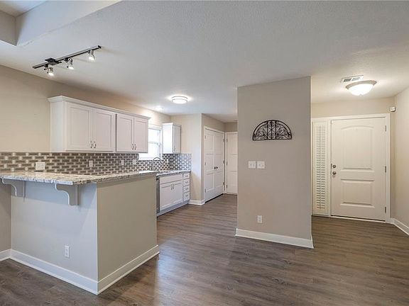 5th image of 4625 Appleton Ave