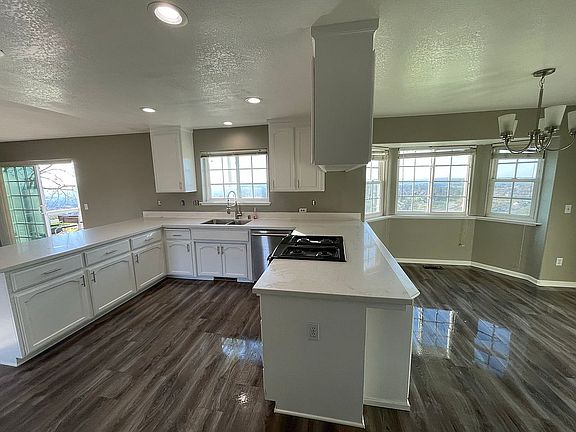 3rd image of 49 Buena Vista Ct