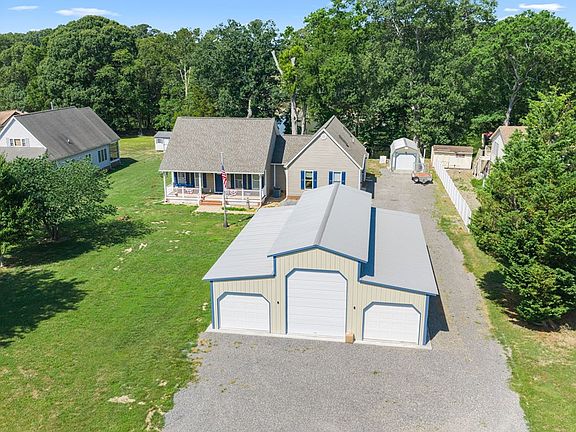 3rd image of 387 Harbor Dr