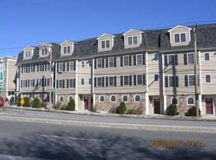 668 Gorham St, Lowell, MA 01852