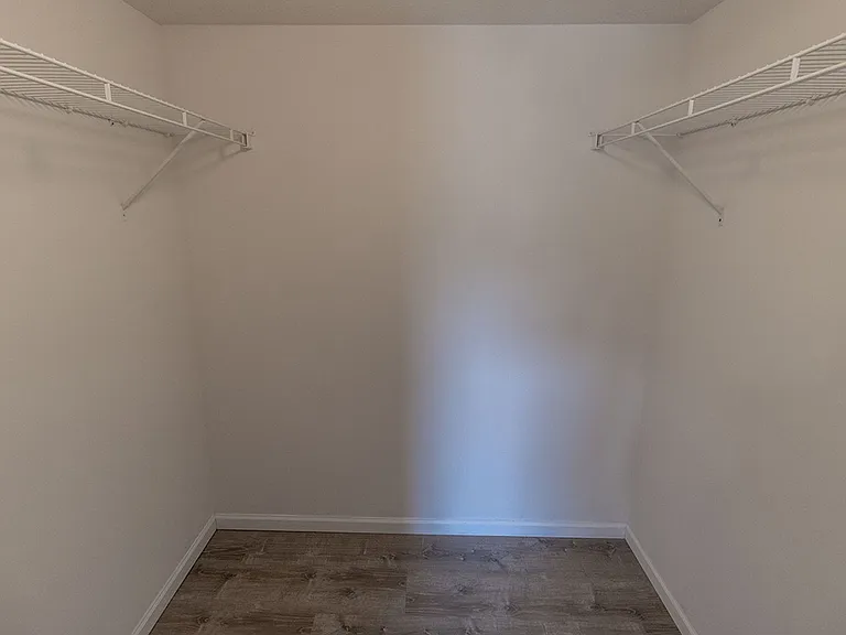 3310 E Saint Charles Rd — Photo 13