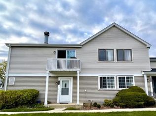 2077 N Ginger Cir, Palatine, IL 60074