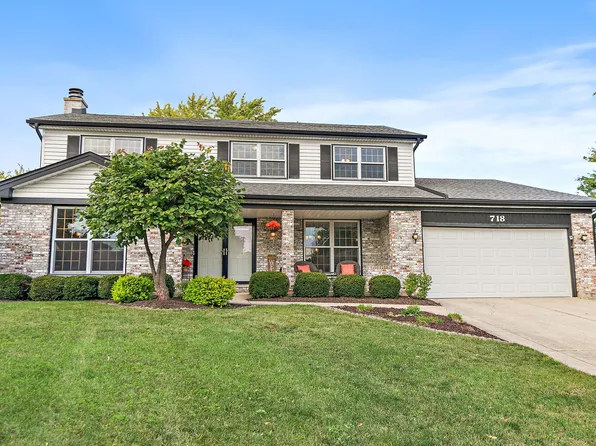 718 N Point Dr, Schaumburg, IL 60193