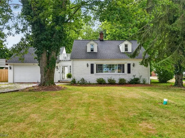 16 E Shore Blvd, Timberlake, OH 44095