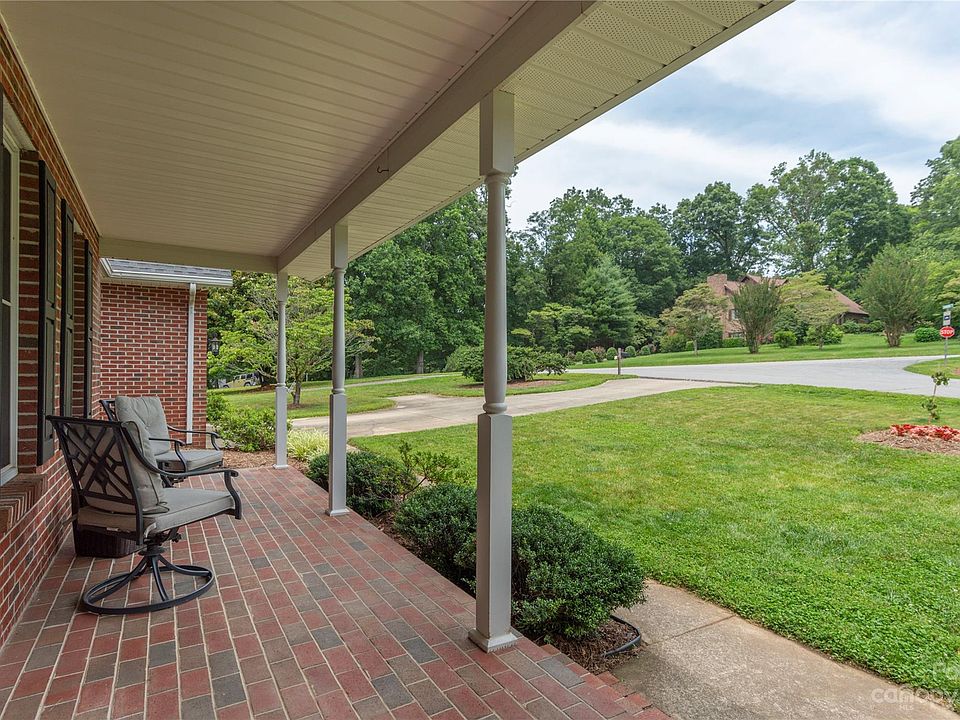 2 Cambridge Dr, Candler, NC 28715 Zillow