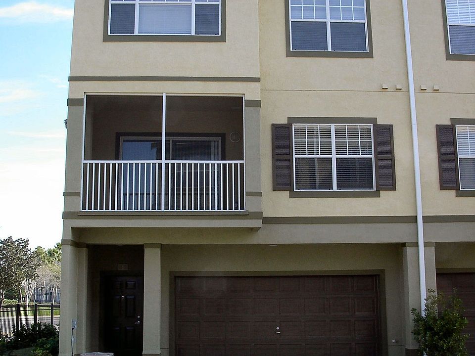 Corner unit